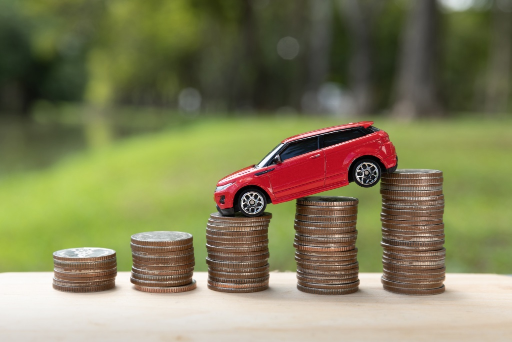 saving-money-car-trade-car-cash.jpg транспорт